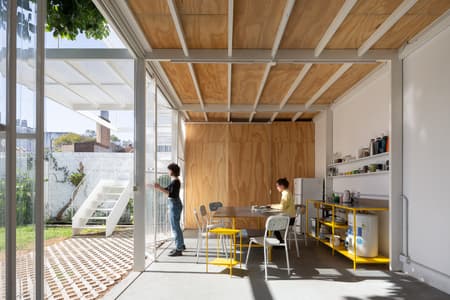 Proyecto Mutan workshop and showroom